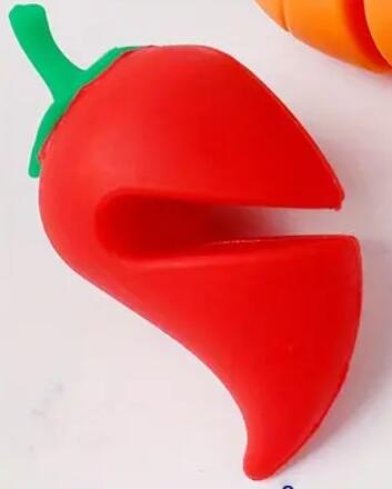 Creative Silicone Chili Carrot Chicken Leg Pot Cover